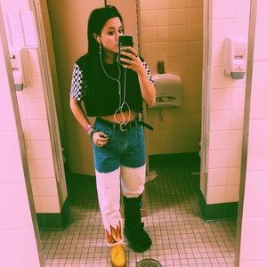 Meet your Posher, Issi